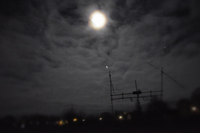 Moon around 3AM UTC on 01.12.2012 at JO44qs